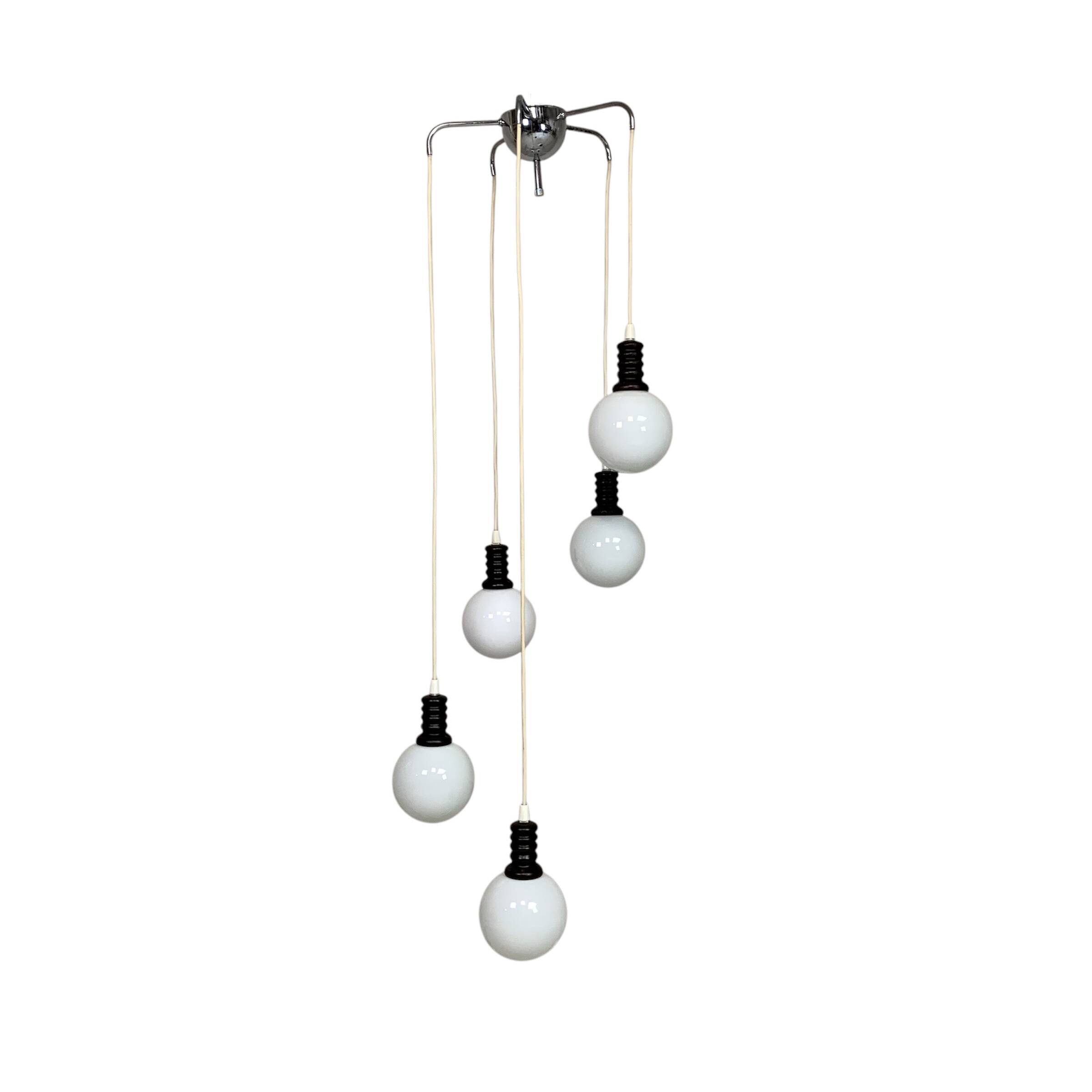 Lampe suspendue Cascade avec 5 boules en verre blanc, années 70