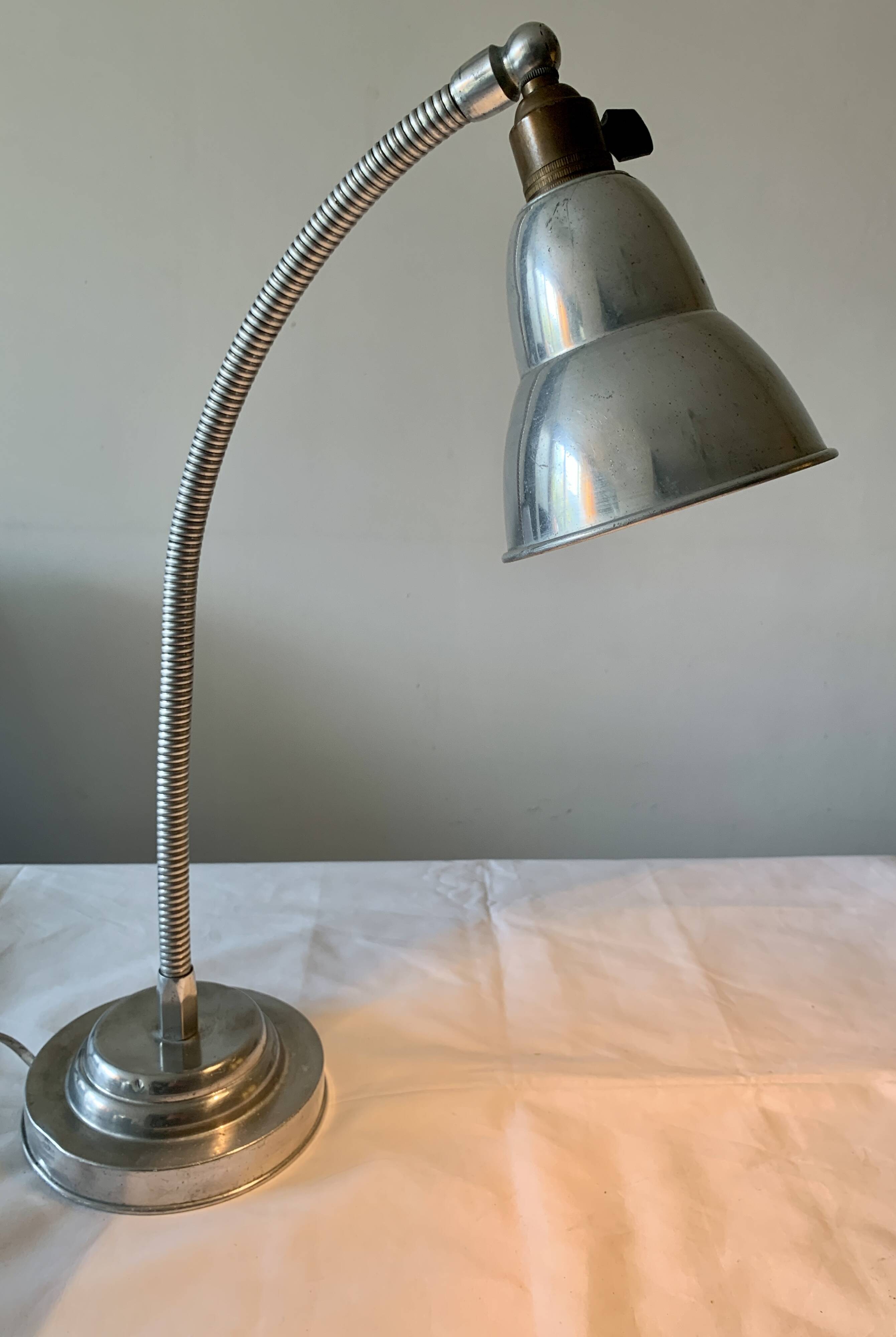 Flexible all-aluminum workshop lamp