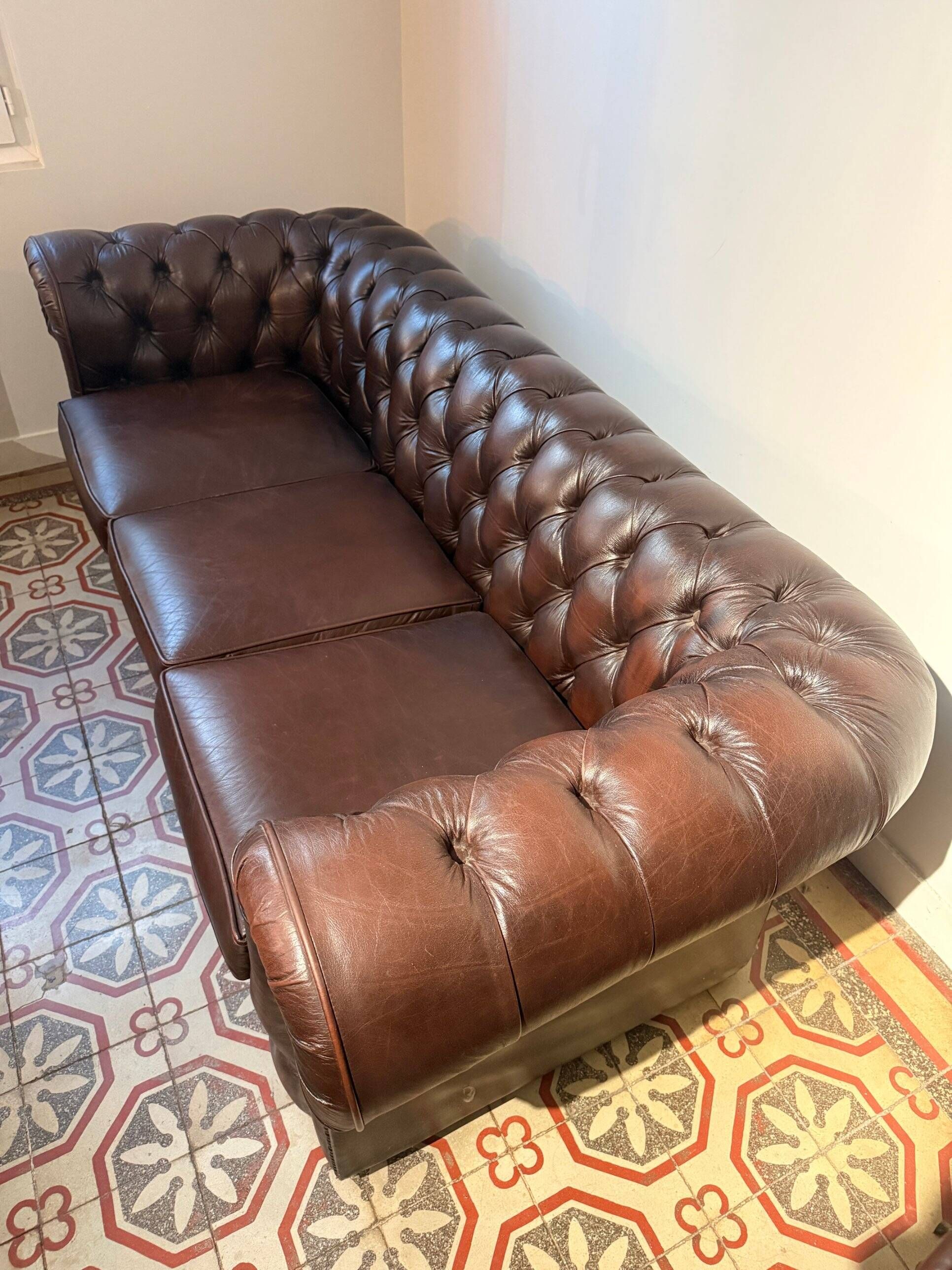 Brown leather 3-seater Chesterfield sofa