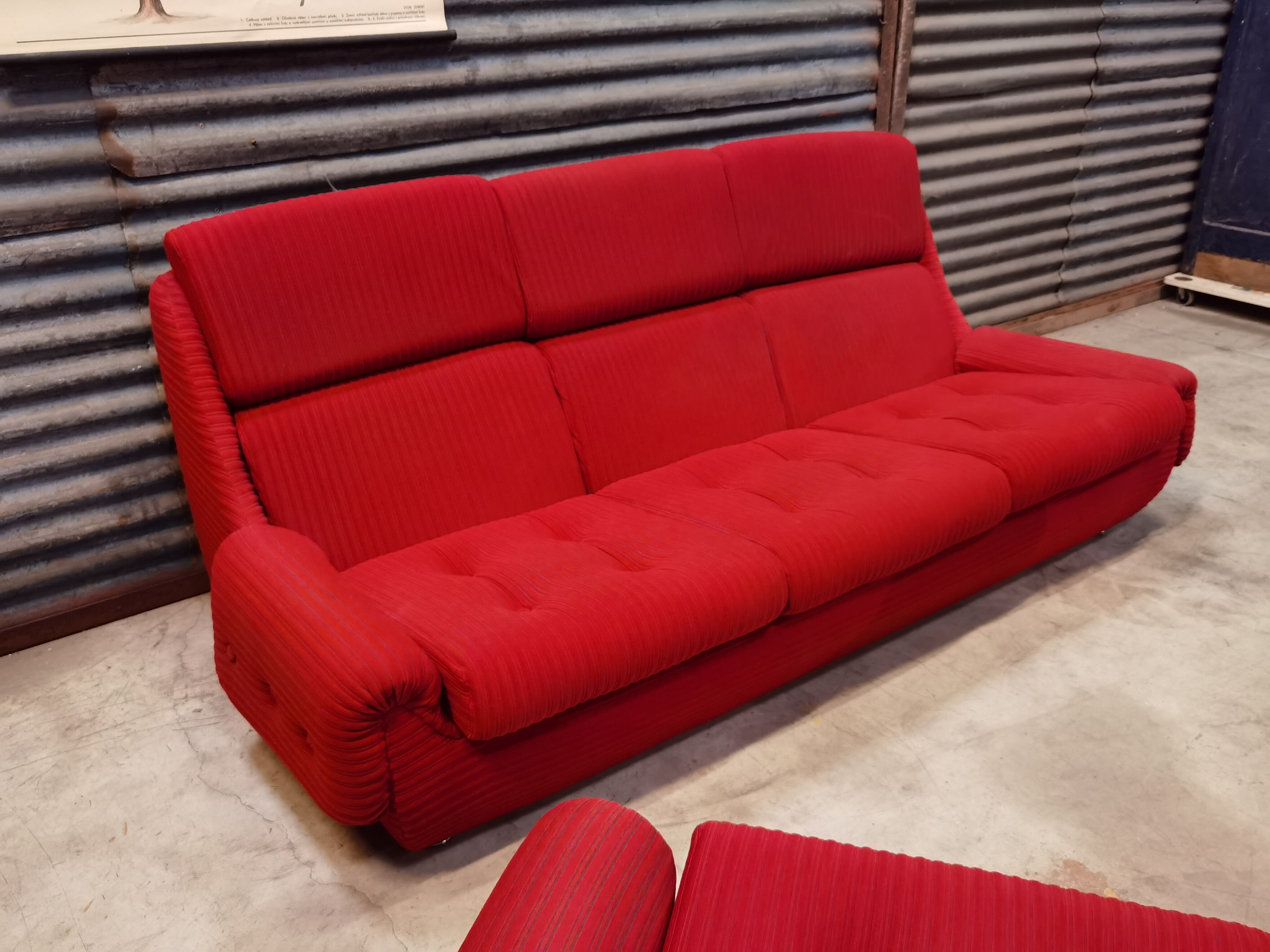 Full space age atlantis lounge