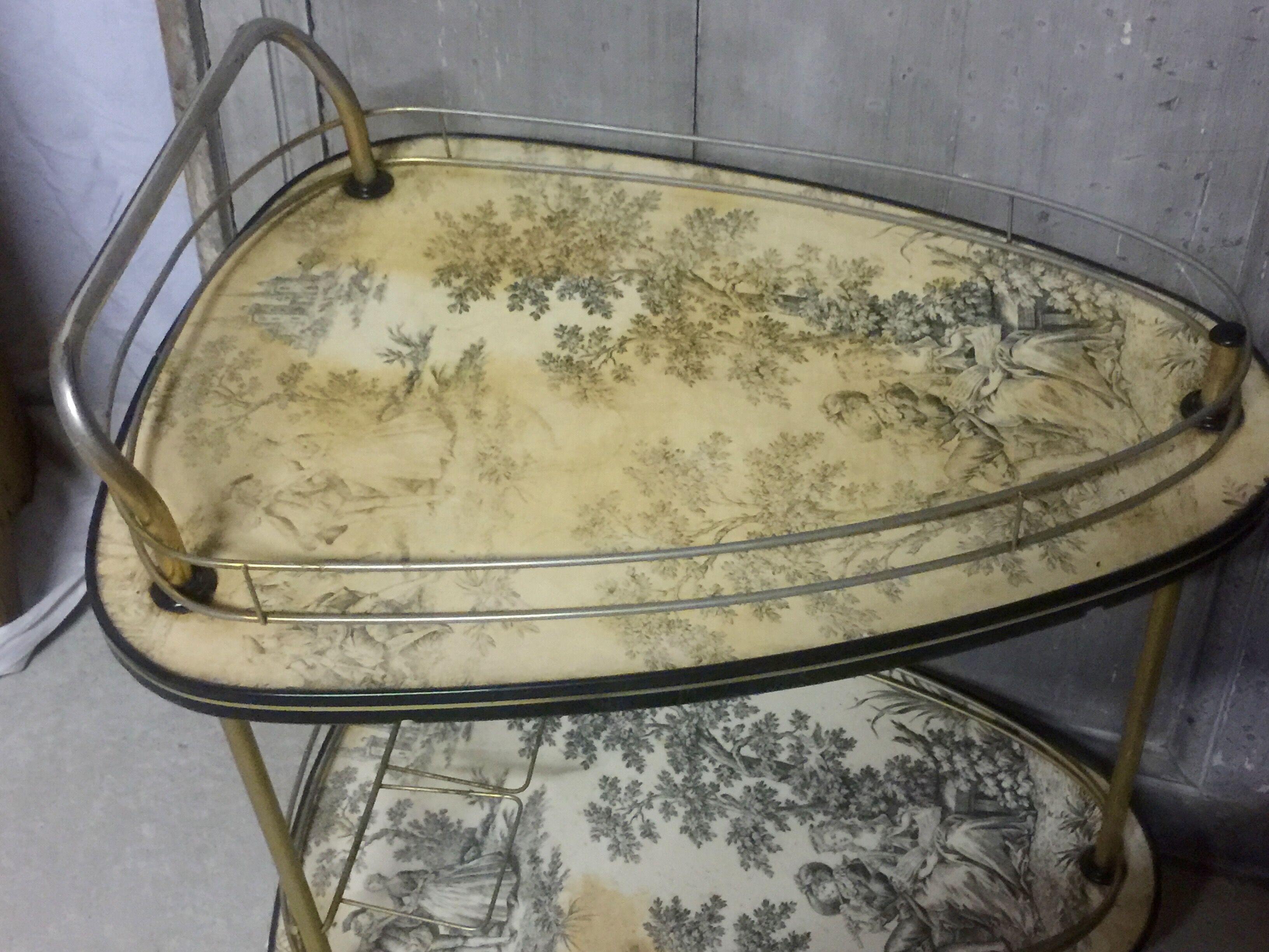 Serving double tray on wheels