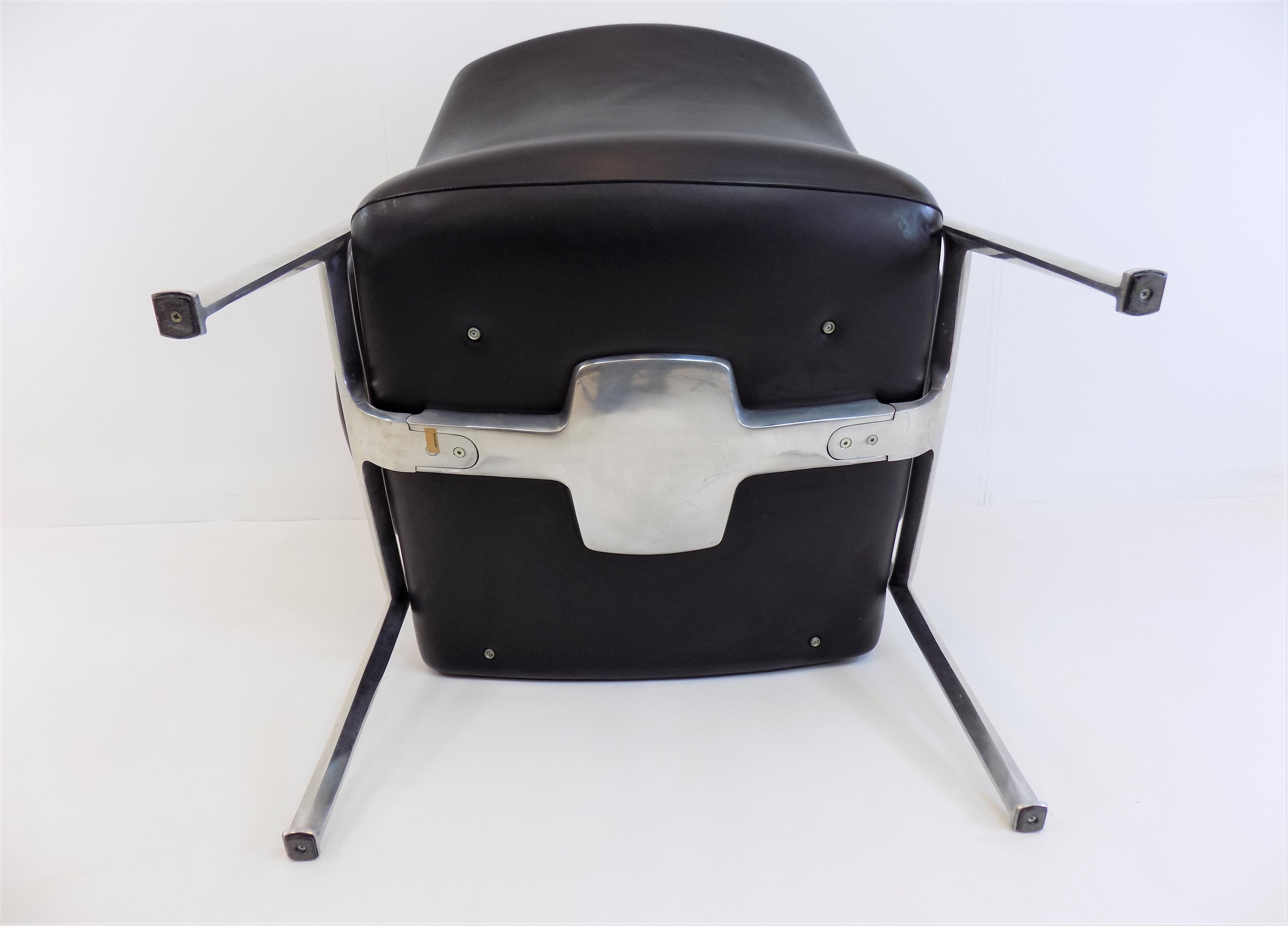 Lot de 2 fauteuils en cuir Röder Söhne by Miller Borgsen