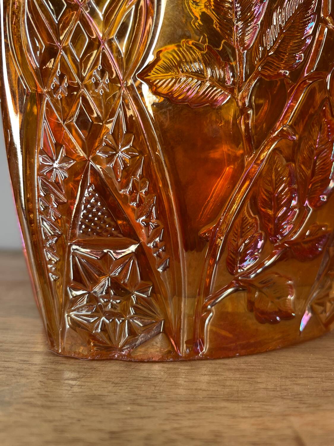 Pair of garden rose vases made of Brockwitz carnival glass, 1915