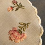 round placemat 22cm (carnations)