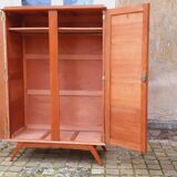 Vintage cabinet from the 50s in solid oak with compass feet