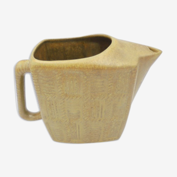 Sandstone pitcher