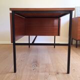 Bureau vintage 620 par Pierre Guariche