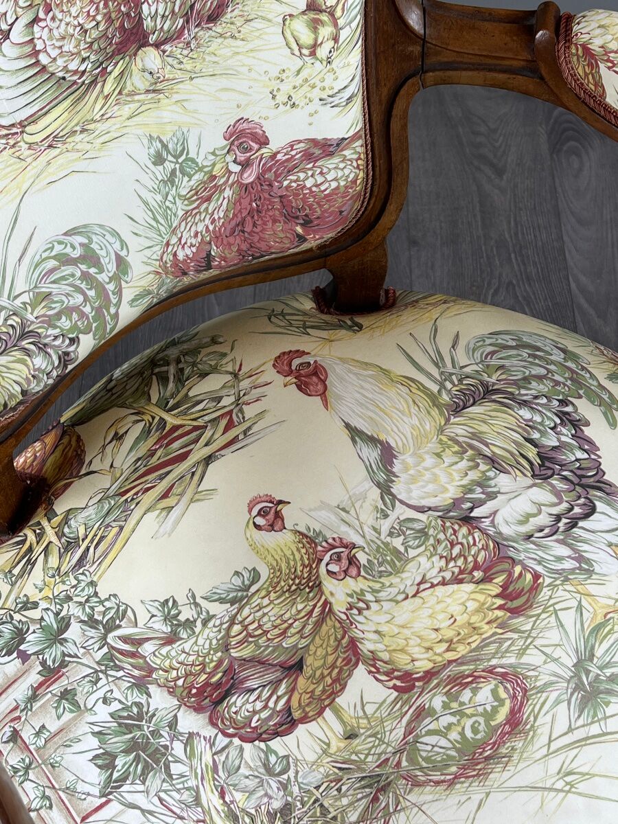 Fauteuil ancien en bois sculpté, époque Napoléon III, XIXe Siècle