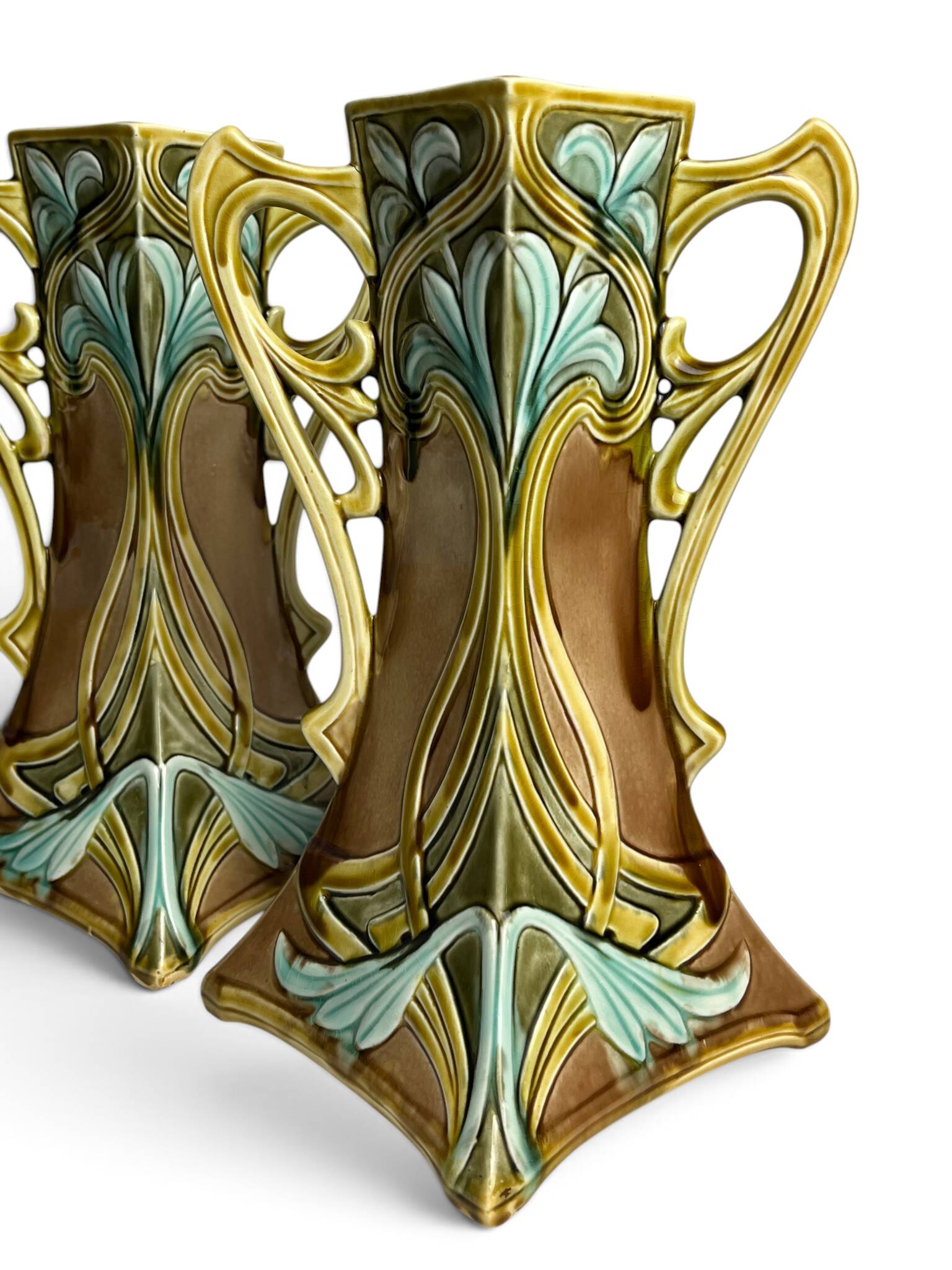 Art Nouveau, two barbotine vases from Onnaing around 1920.