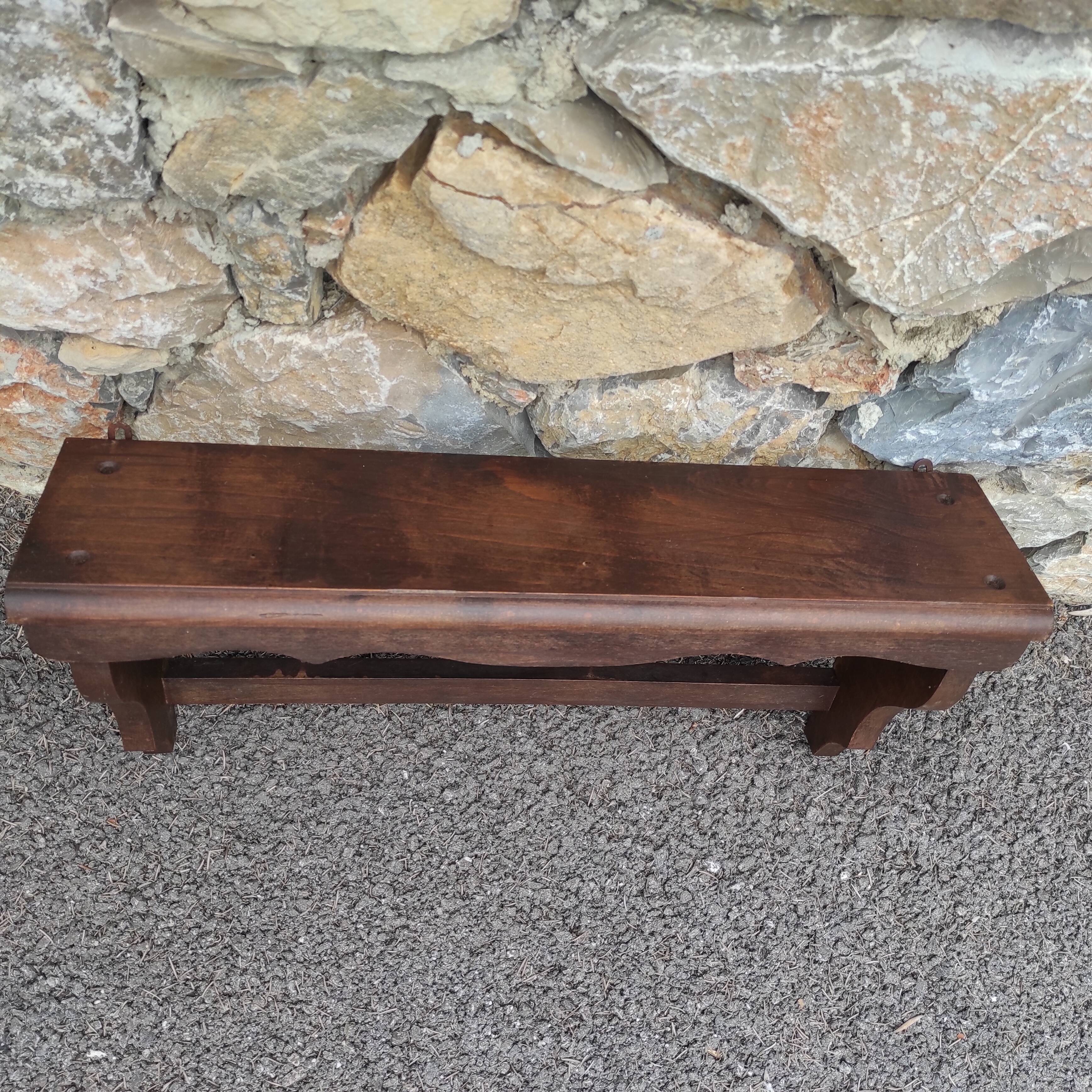 Wall shelf pan holder