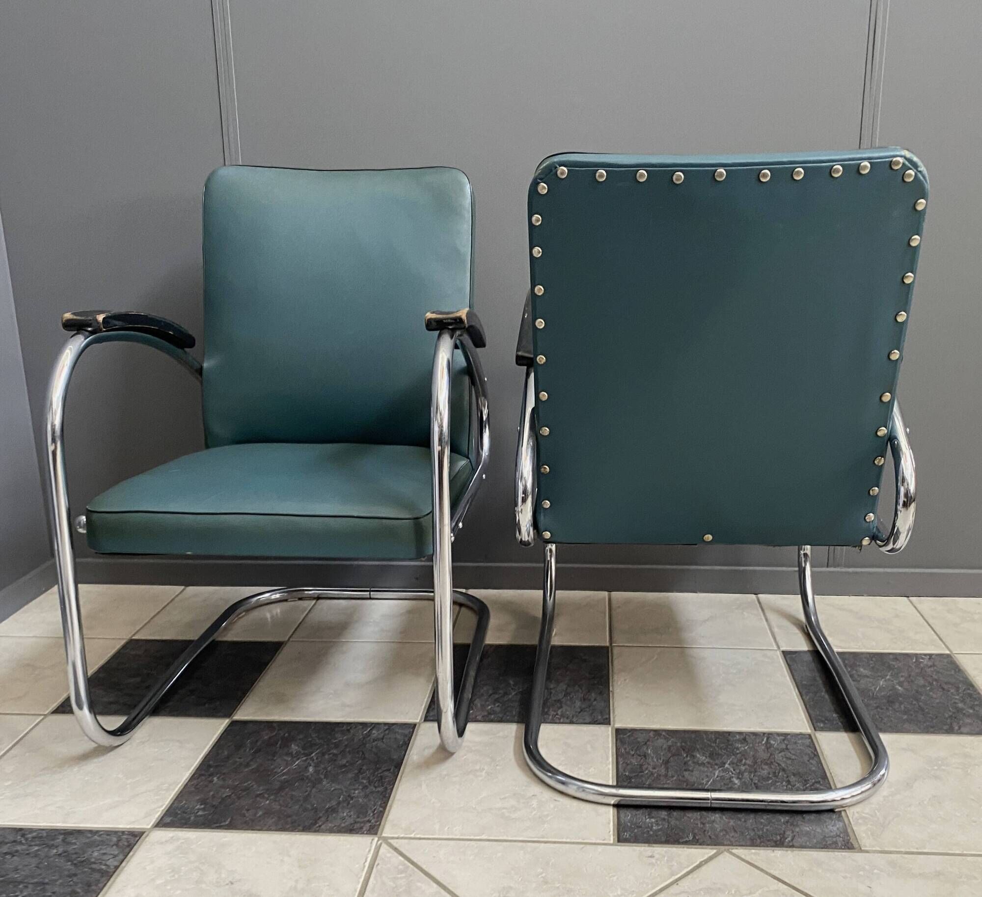 Set of 2 Green Mauser tubular chairs model RS7 Bauhaus 1930s
