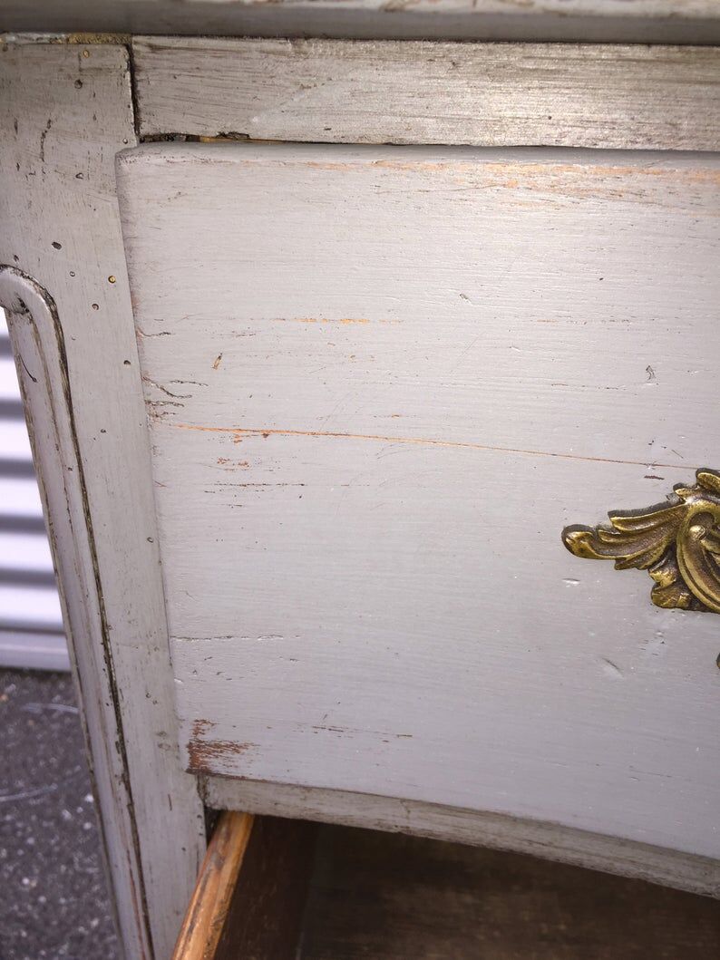 Louis XV rococo curved commodus