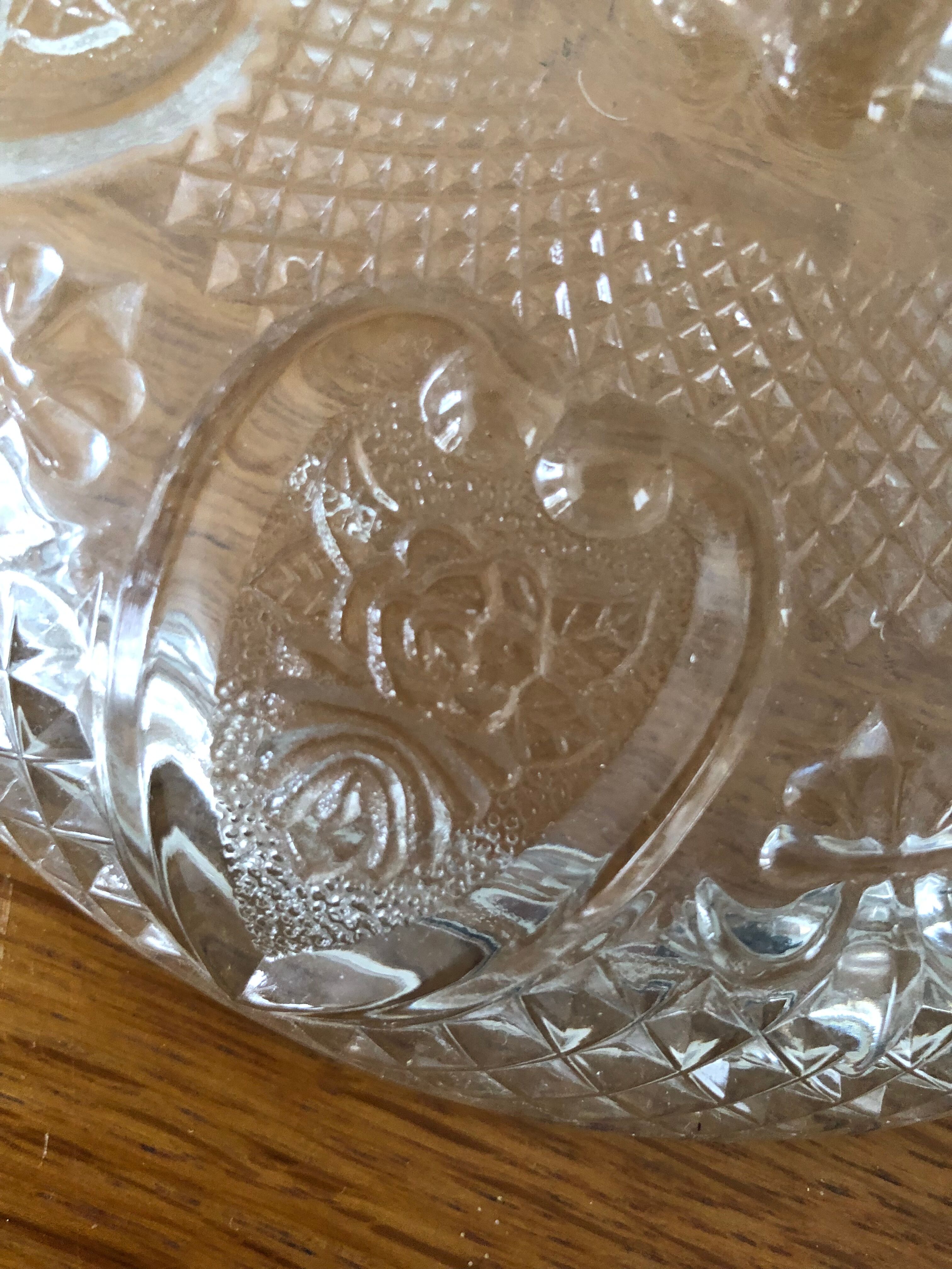 Bonbonnière with cut glass lid