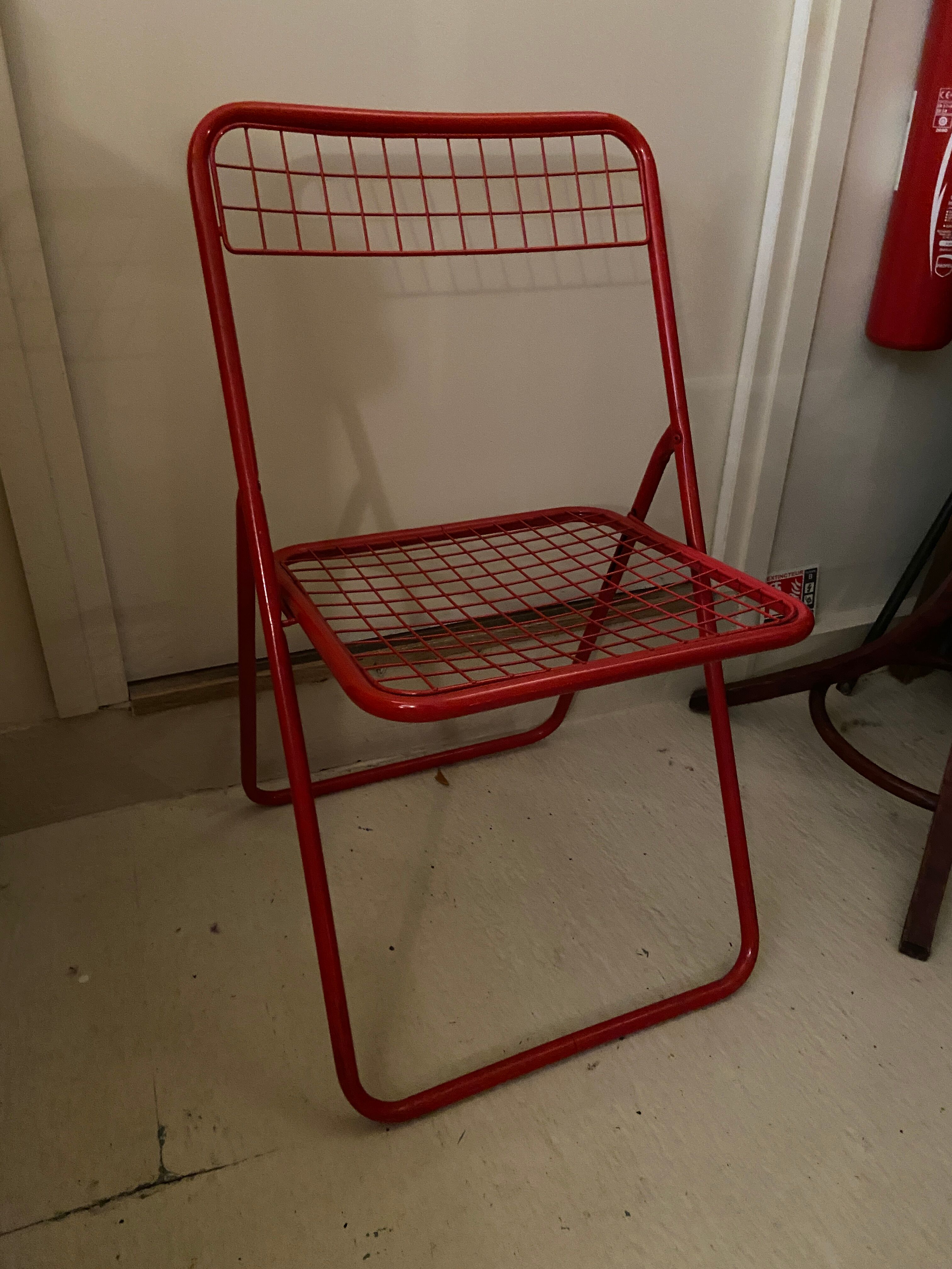 PRODUCT POP UP CHRISTMAS 2022 - Red metal folding chair