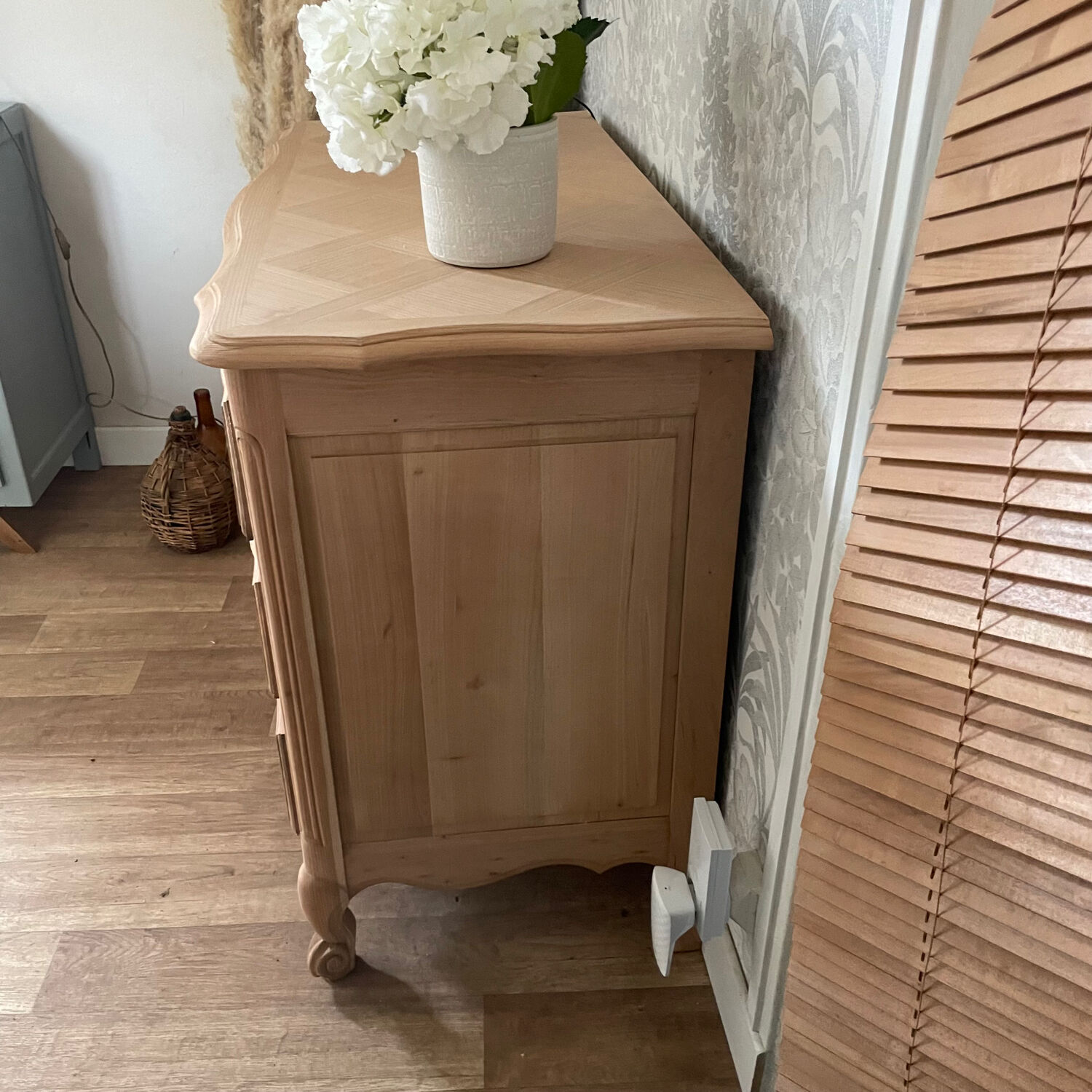 Louis XV chest of drawers in solid cherry wood
