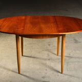 Extendable table and 4 Scandinavian chairs