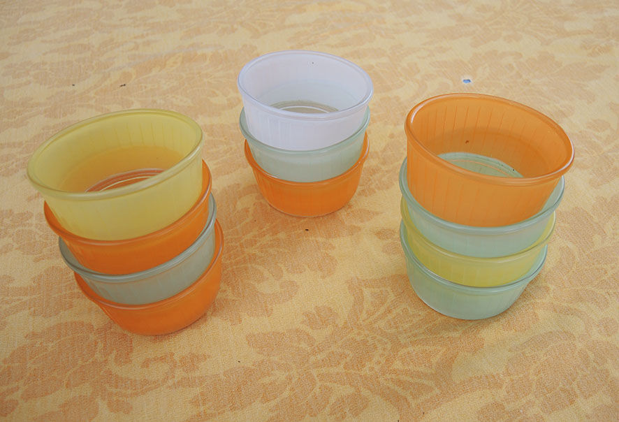 10 ancient colored glass ramequins Duralex for calvé oil