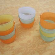 10 anciens ramequins en verre coloré Duralex pour huile calvé