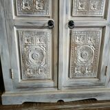 White chest of drawers