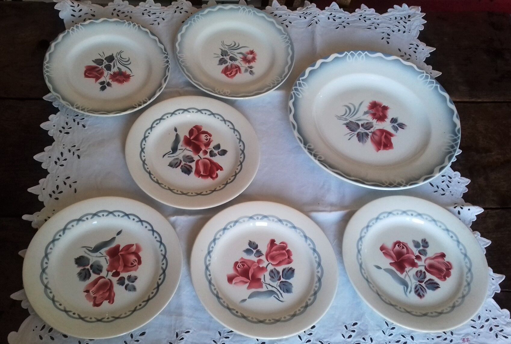 6 flat plates and a round dish digoin sarreguemines Marinette Cannes