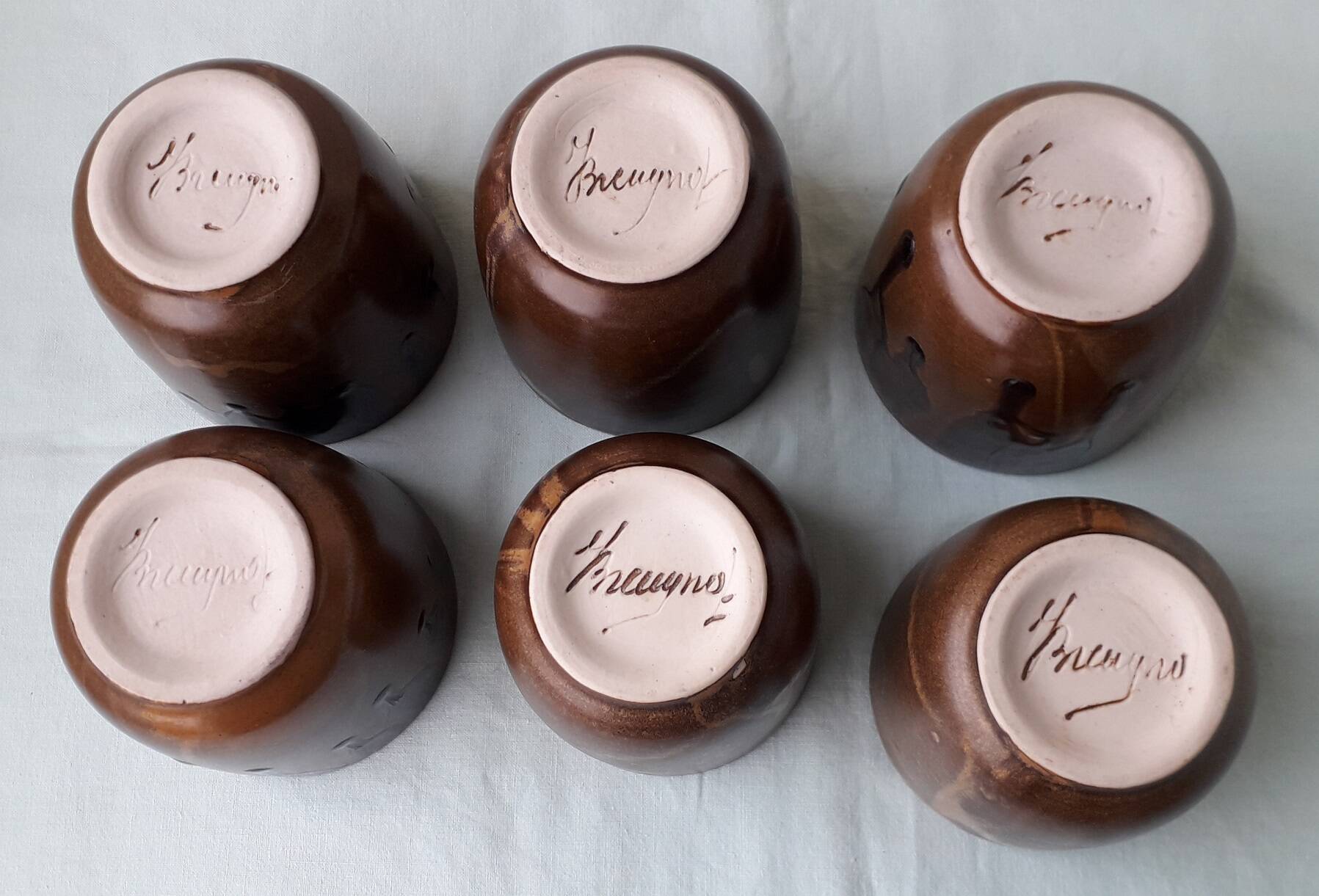 6 stoneware Breugnot cups