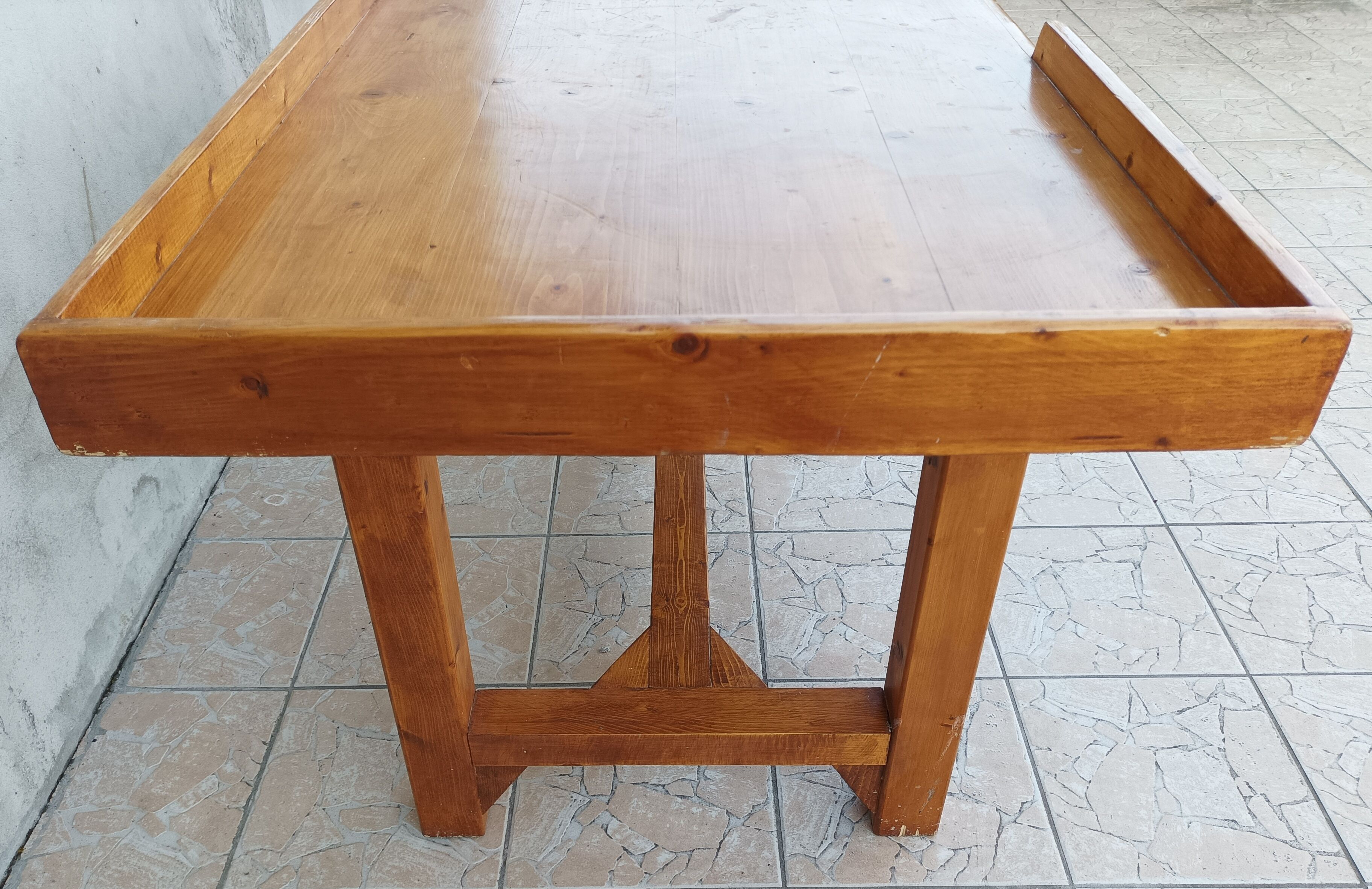Vintage kitchen island loom table