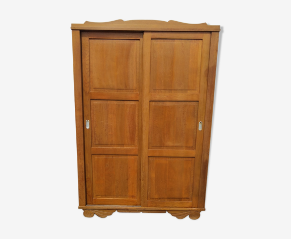 Armoire parisienne