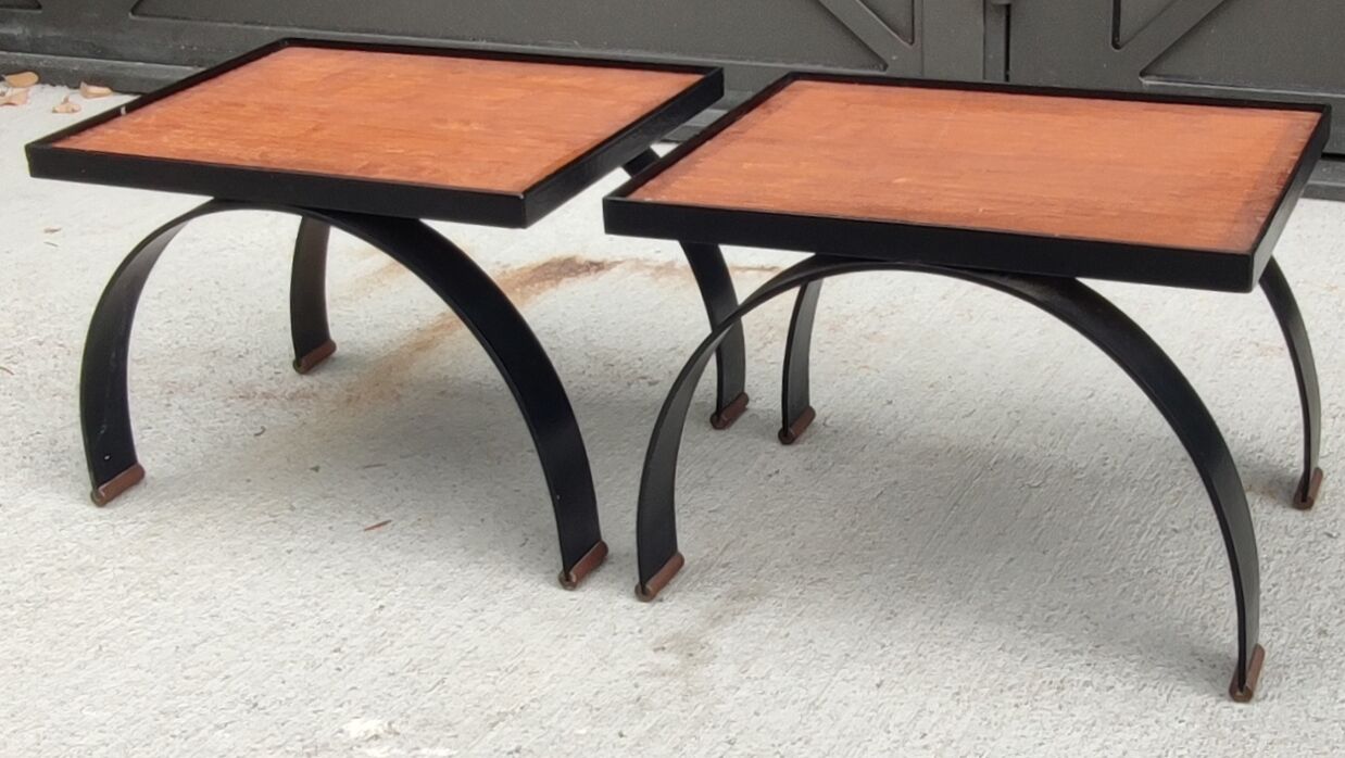 Paire de petites tables design