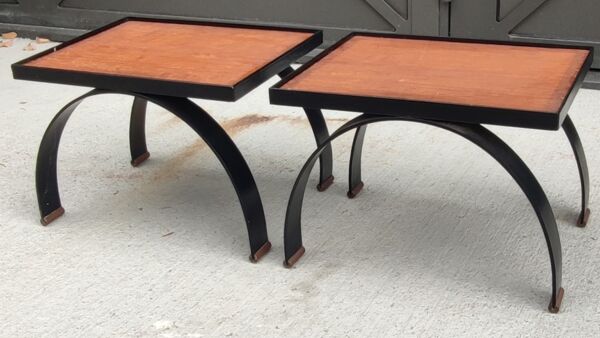 Paire de petites tables design