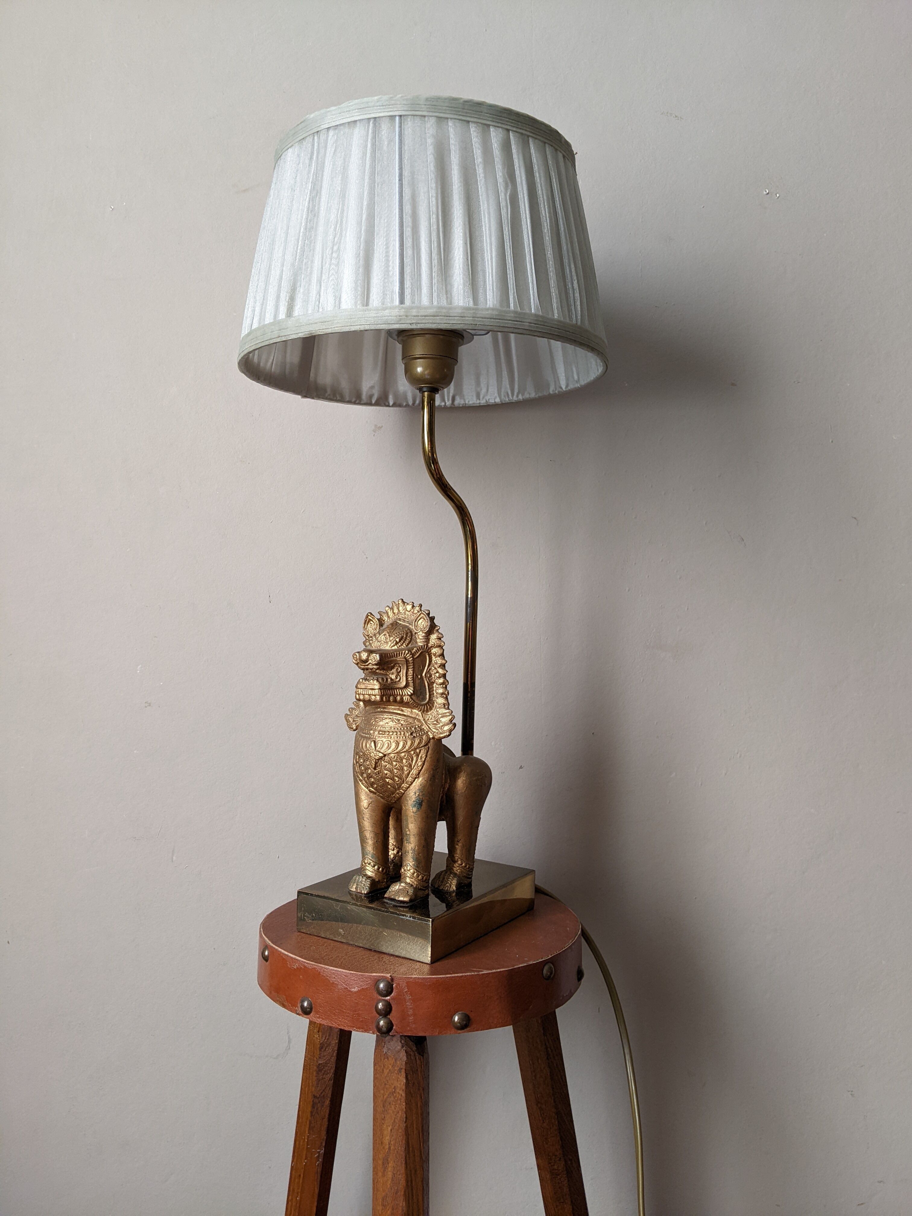 Thai Singha lion foo dog bedside lamp