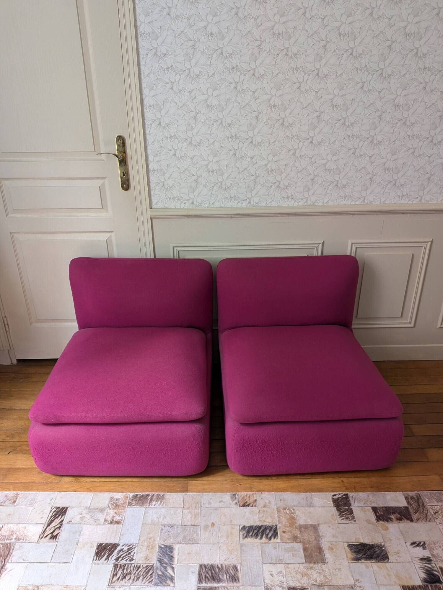 Vintage strafor armchair pair (1995) – raspberry fabric