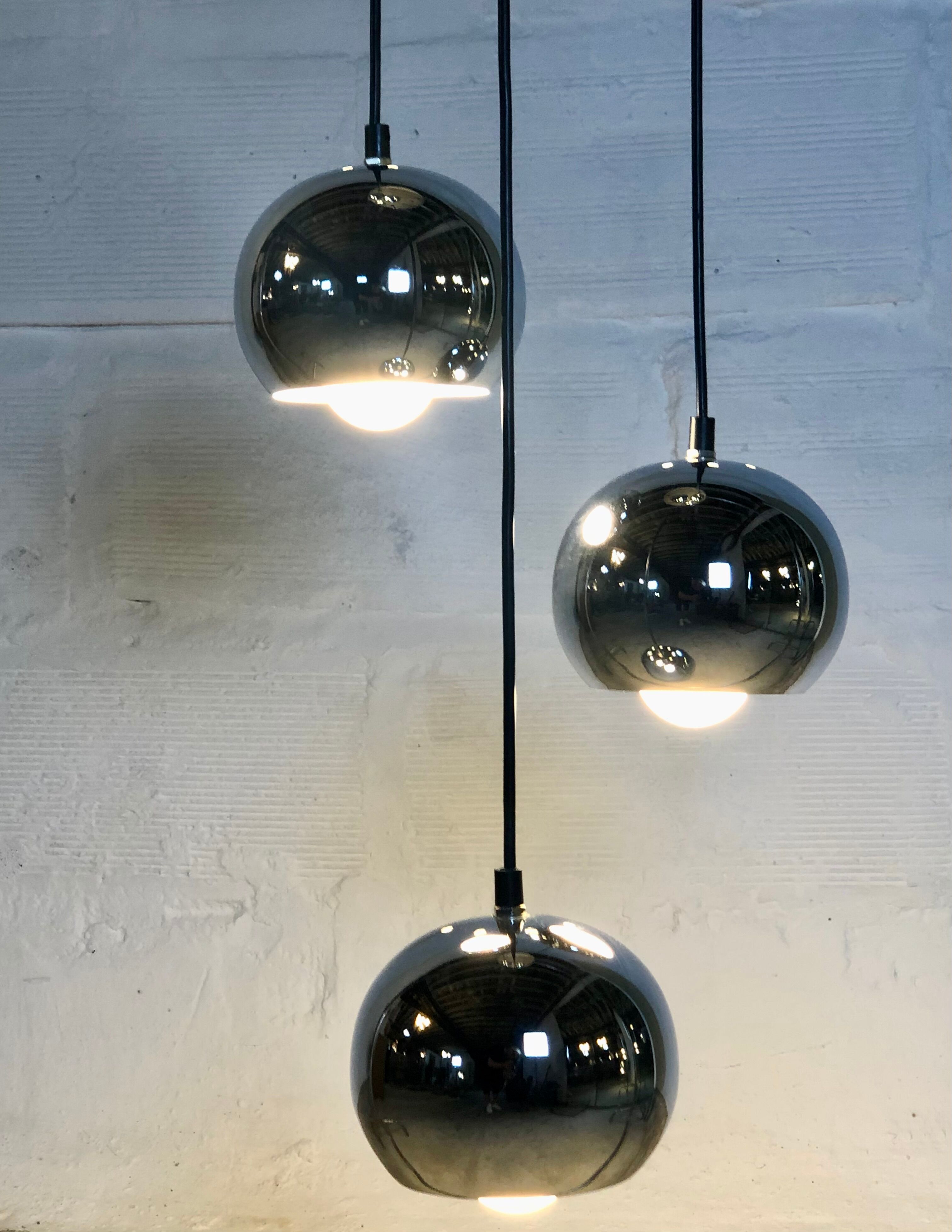 Ceiling chandelier eye ball 3 lights in vintage chrome aluminum 80's