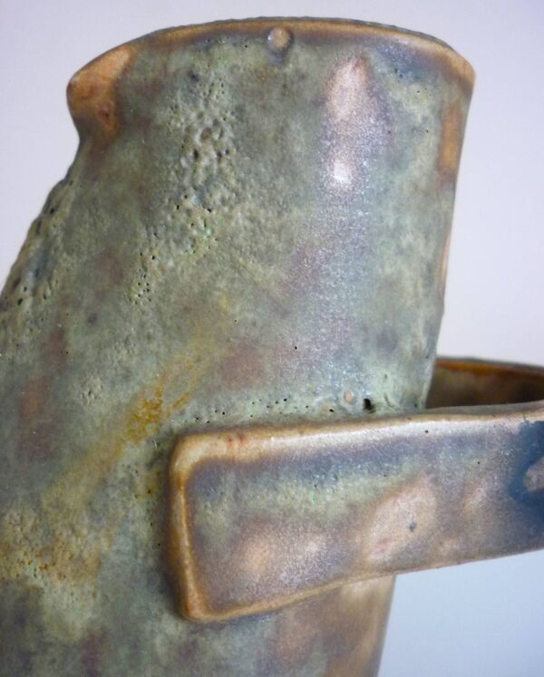 Vase sabot, brutaliste, céramique émaillée, grès, signature à identifier