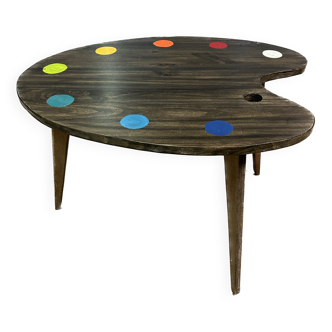Coffee table in the shape of a painter's palette