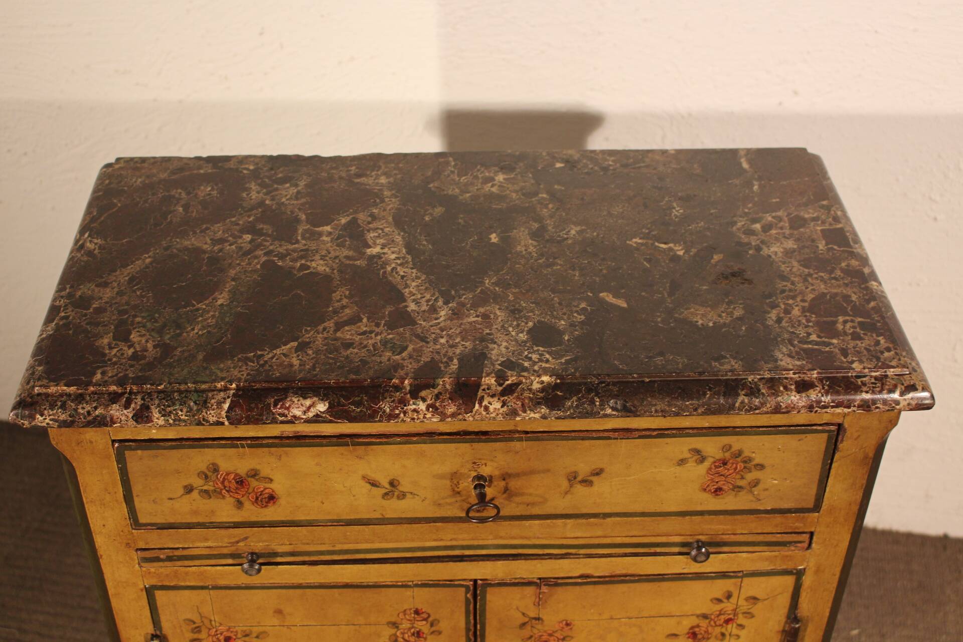 Small 19th-century chest of drawers