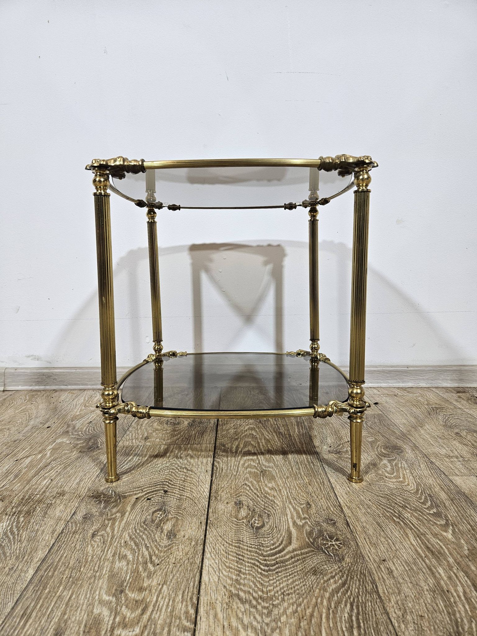 Table d'appoint en laiton, France, années 1950.
