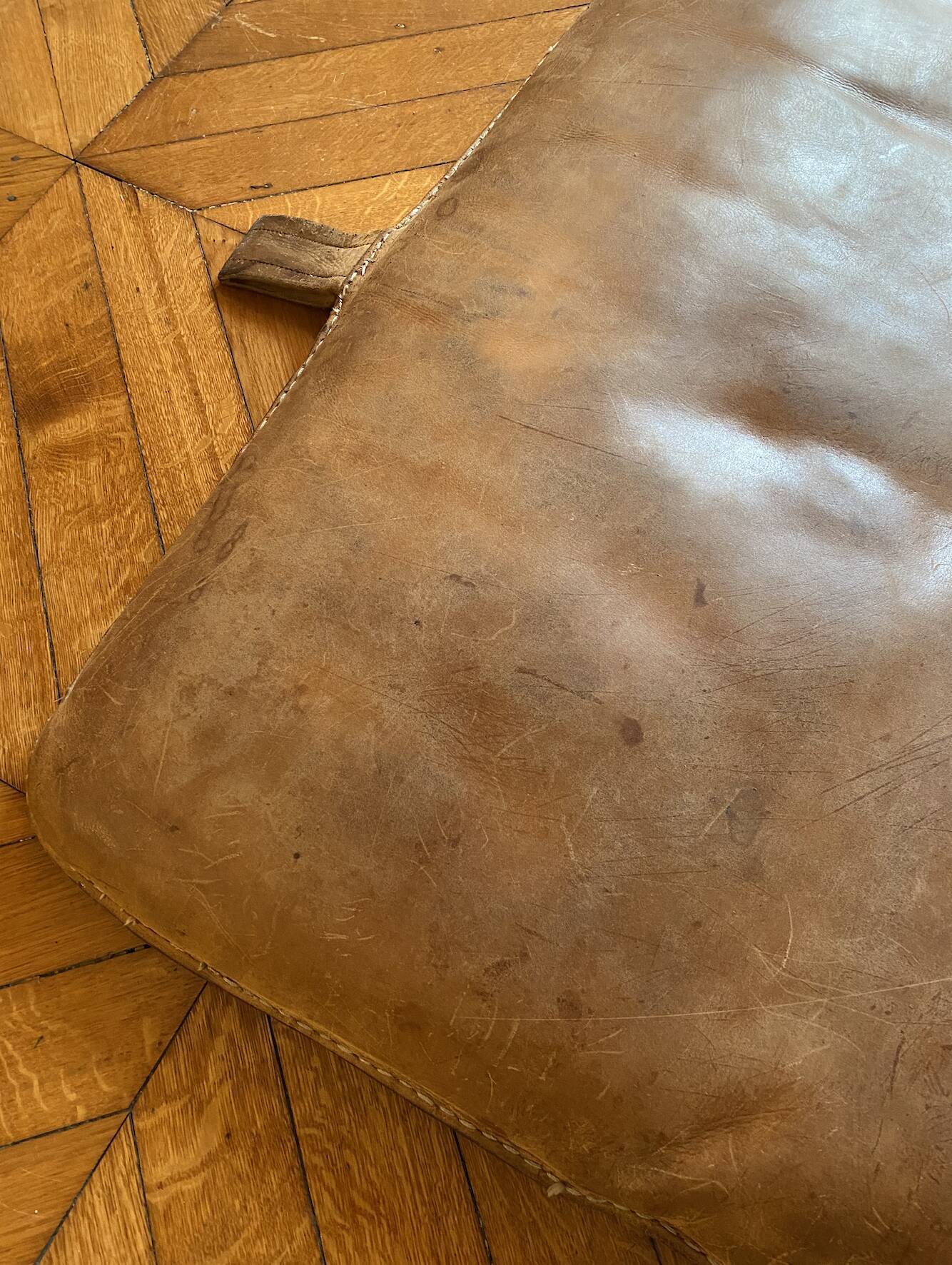 Vintage gym mat year 30 in leather