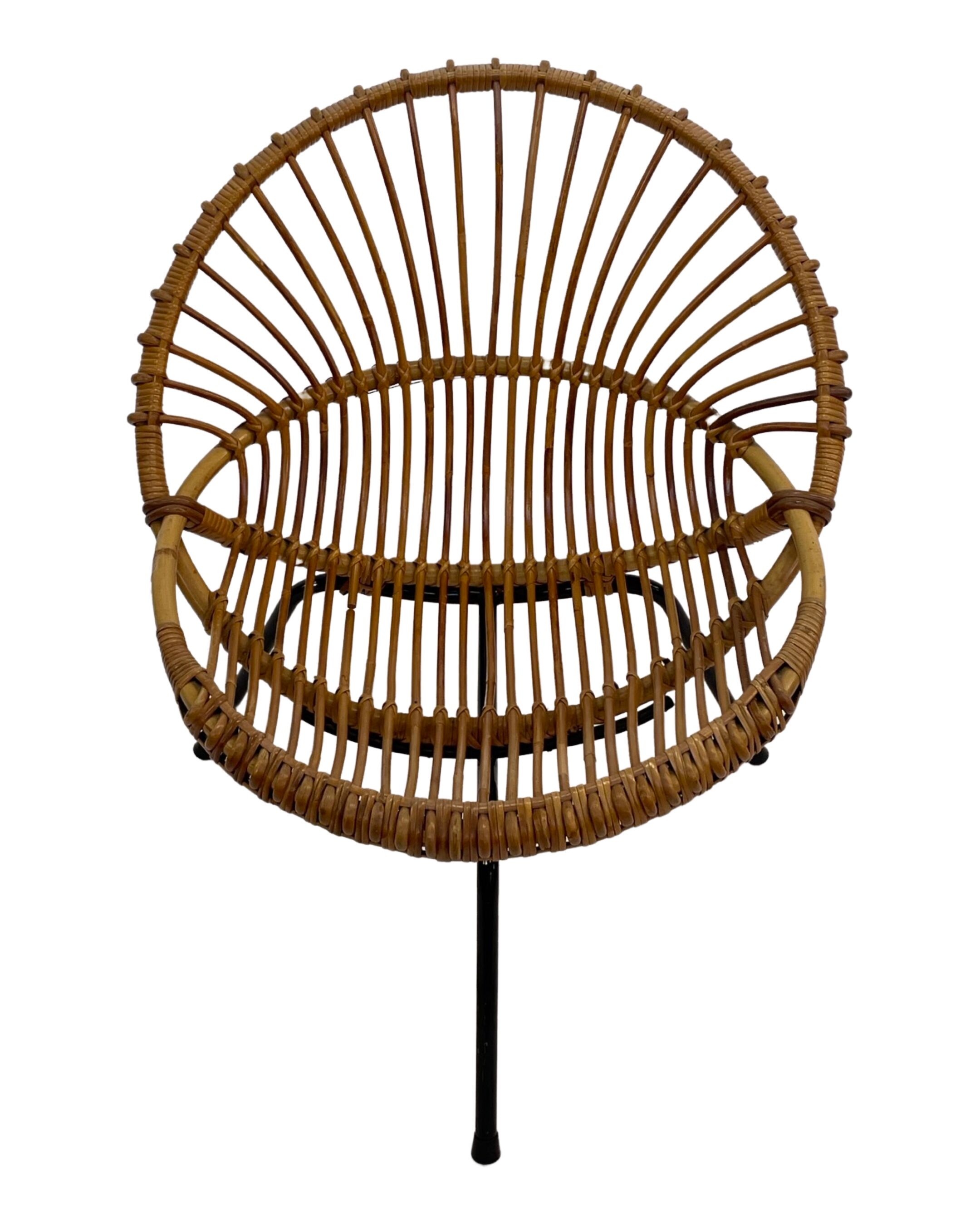 Tripod Rattan easy chair by Dirk van Sliedregt Rohe Noordwolde 1960 in the Netherlands