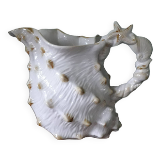 Very original ceramic in the shape of a shell