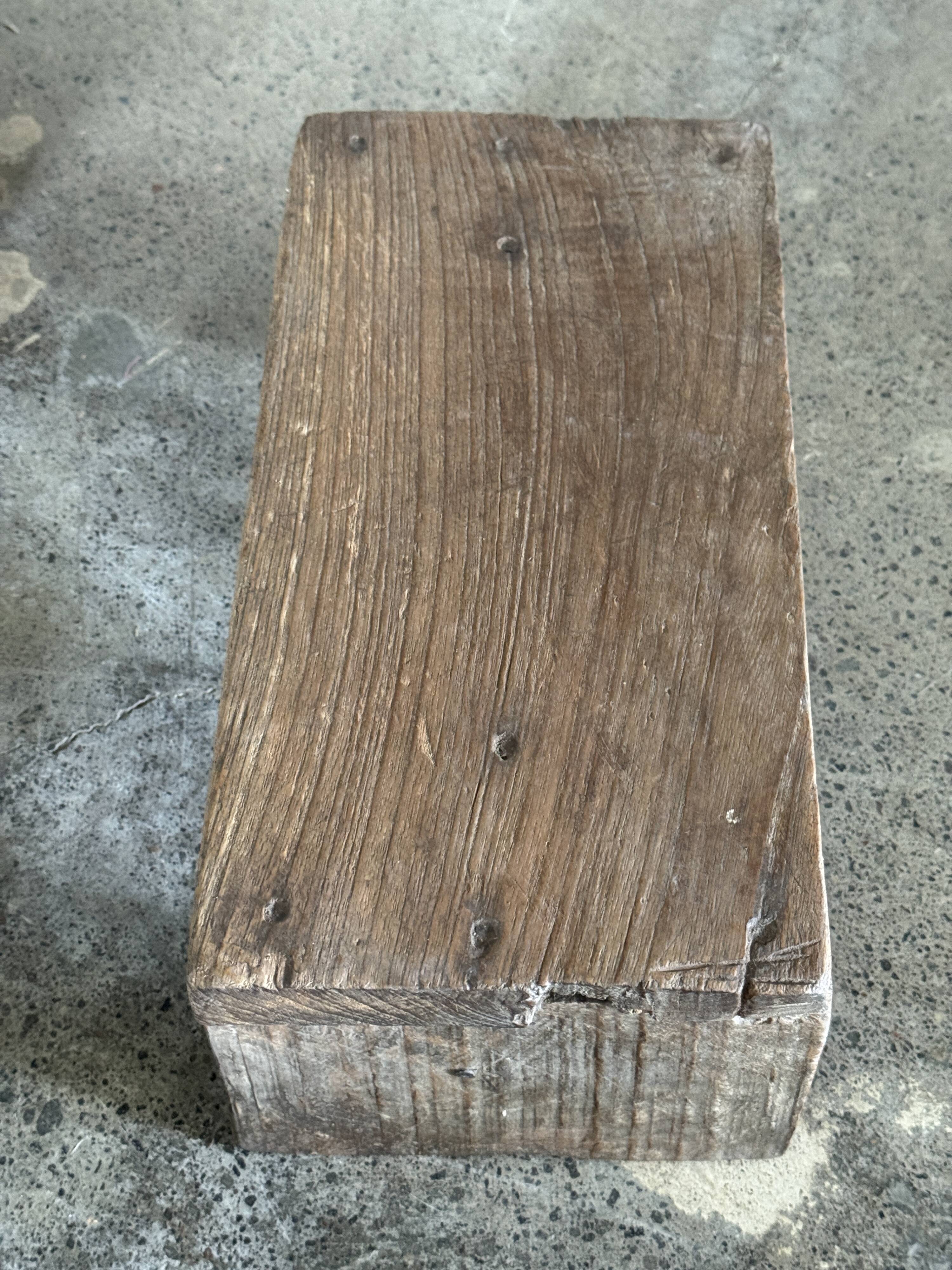 Small auxiliary stool in upcycled teak with a small hollow under the seat (3273)