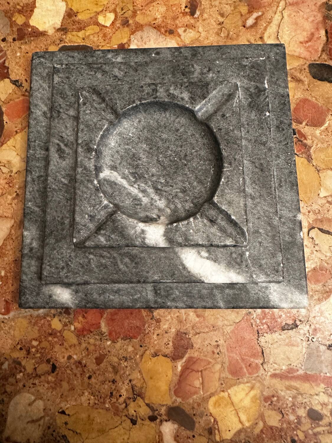 Cendrier Art-Deco en Marbre Gris Anthracite