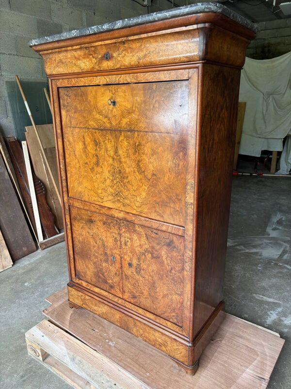 Secrétaire en ronce de noyer