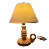 Sculpted wooden table lamp from the 1960s.
