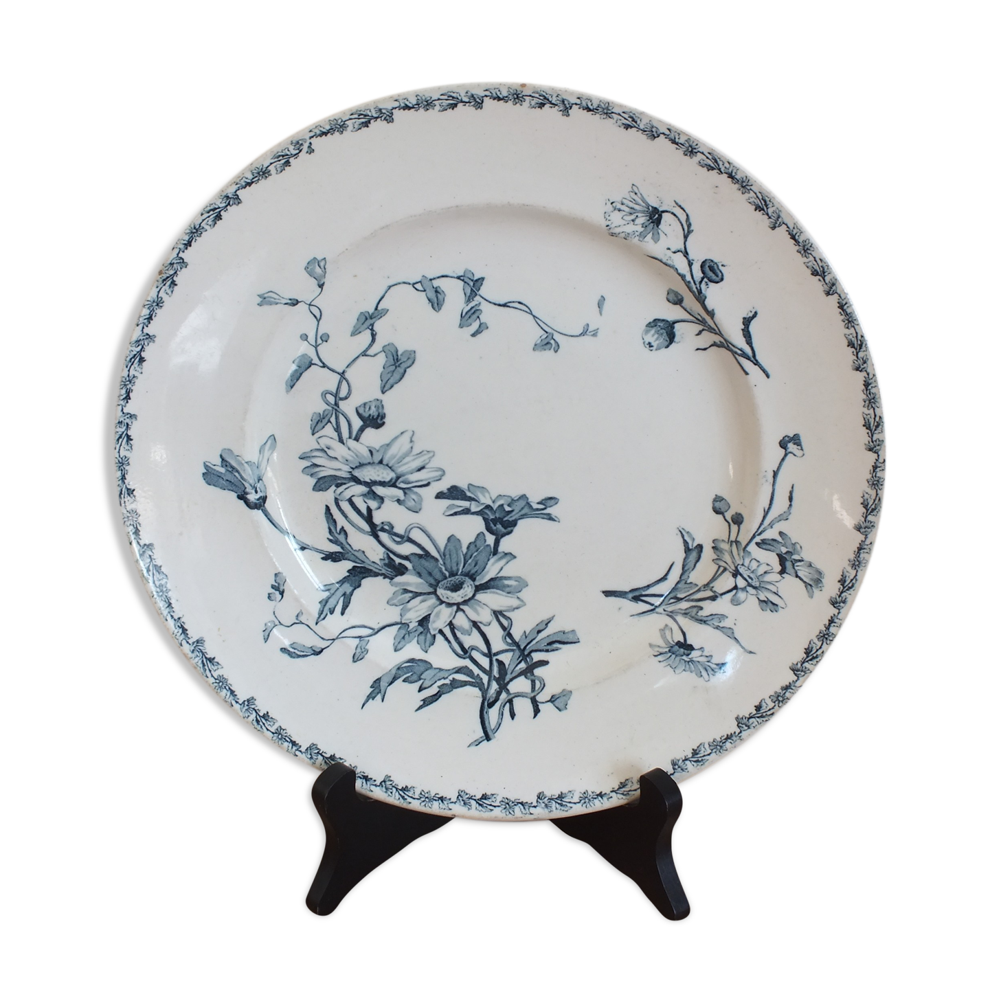 Old round dish in Terre de Fer Lunéville KG Marguerite