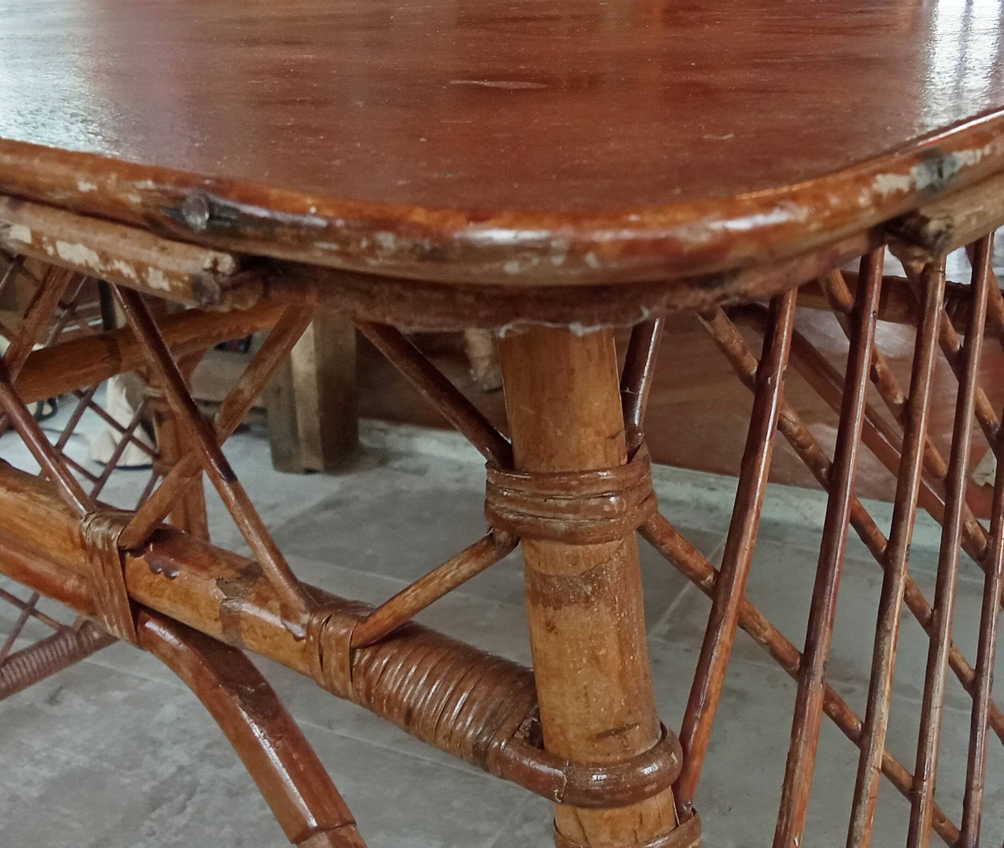 Bureau et fauteuil vintage en rotin