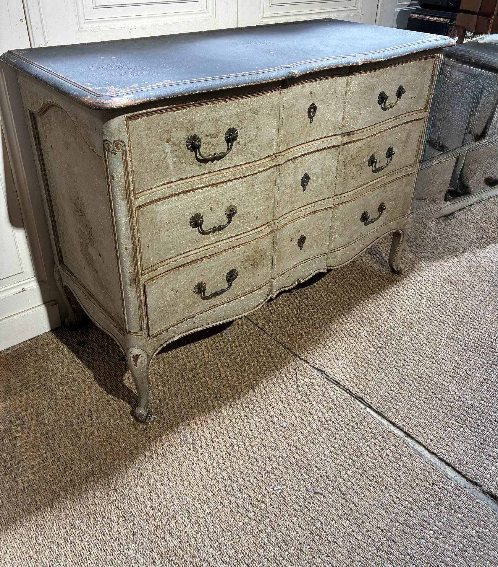 Ancienne Commode arbalète