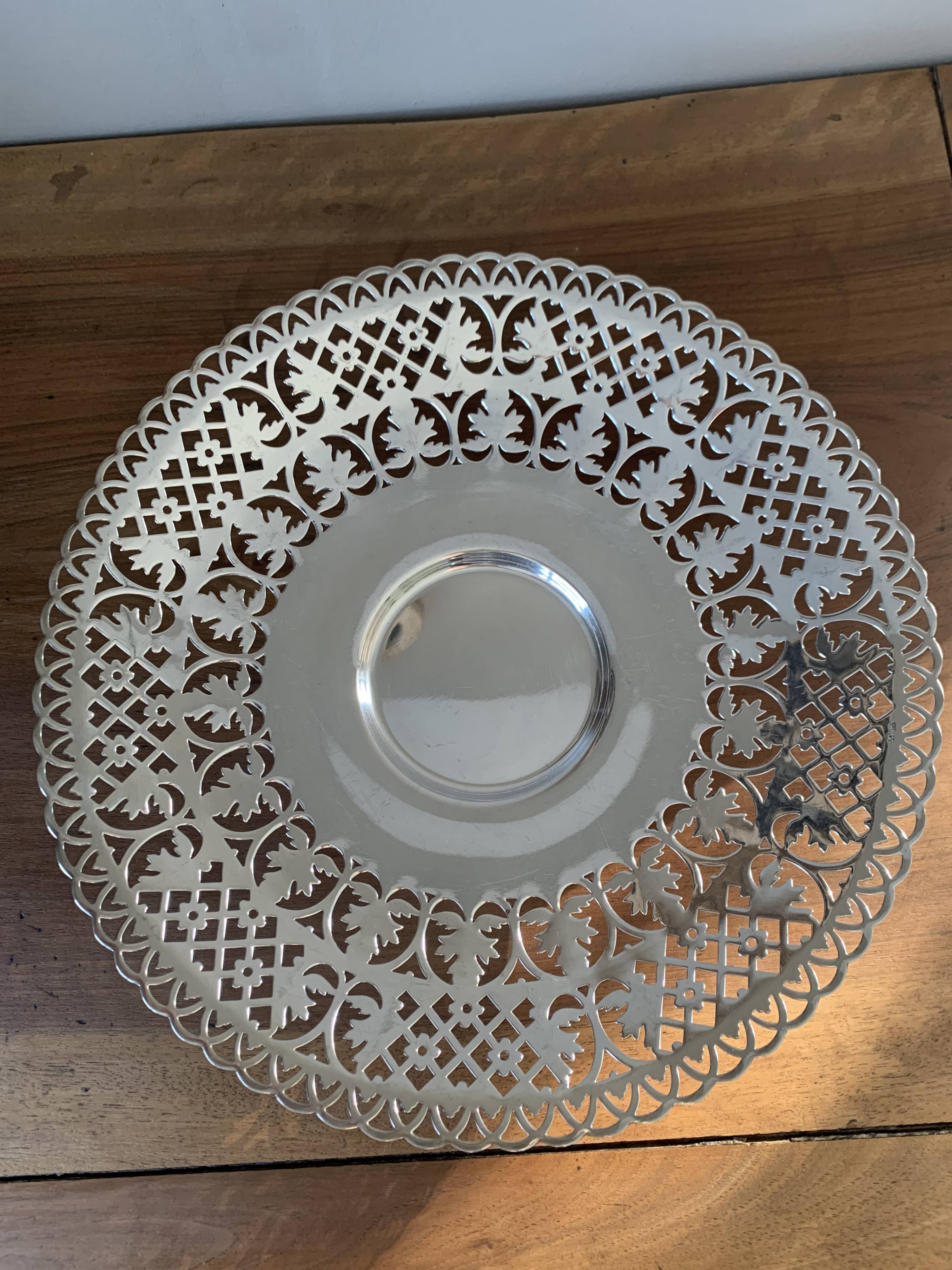 Silver-plated cake dish