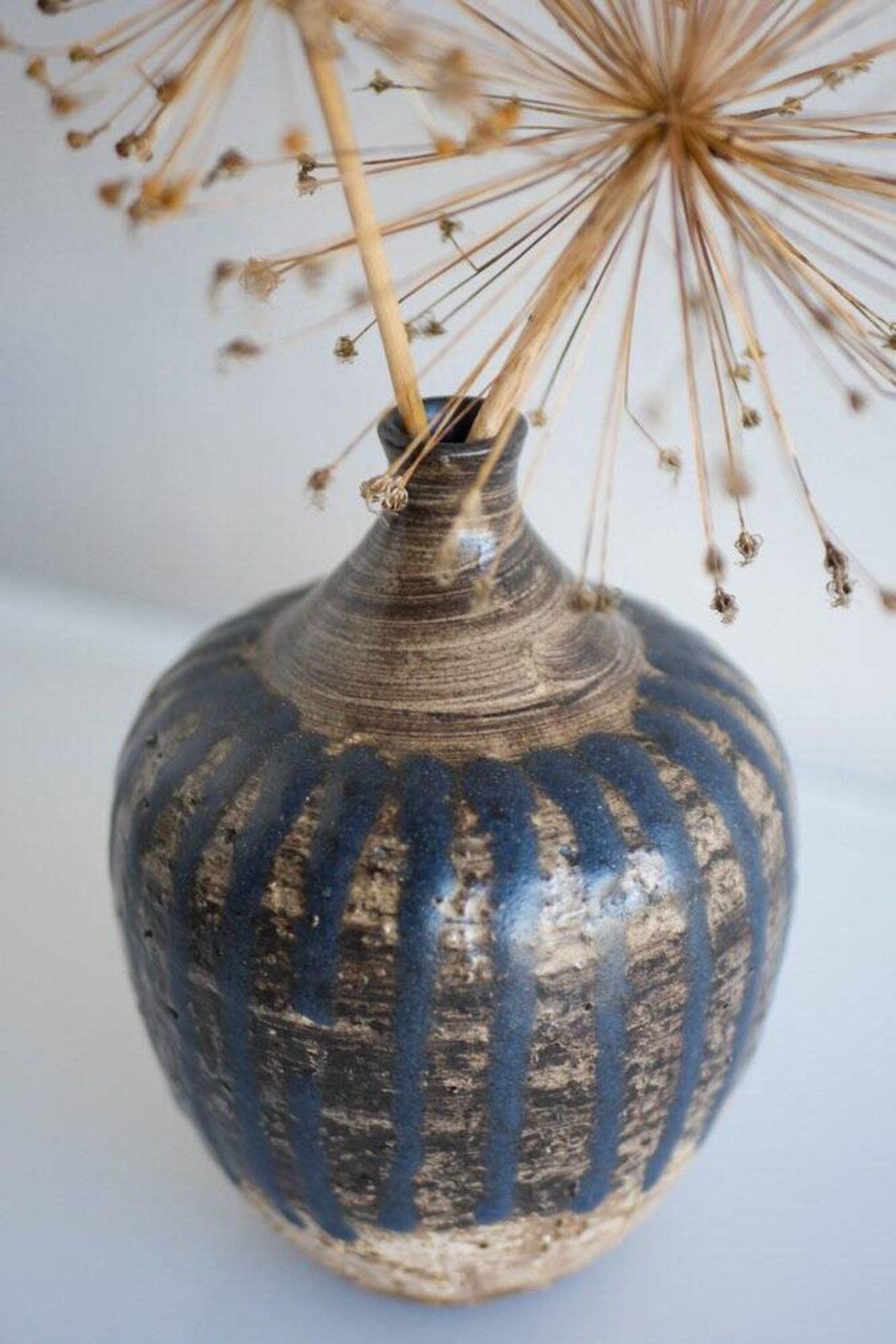 Mid-century Scandinavian modern brutalist art pottery vase by Mari Simmulson for Upsala Ekeby, Sweden, 1970s