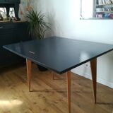 Vintage wallet table