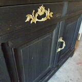 Buffet en bois brûlé shou-sugi-ban